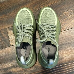 7.5 Women’s Allbirds sneakers - Green
